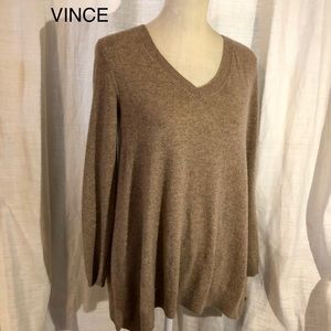 VINCE • Cashmere & Wool blend Sweater